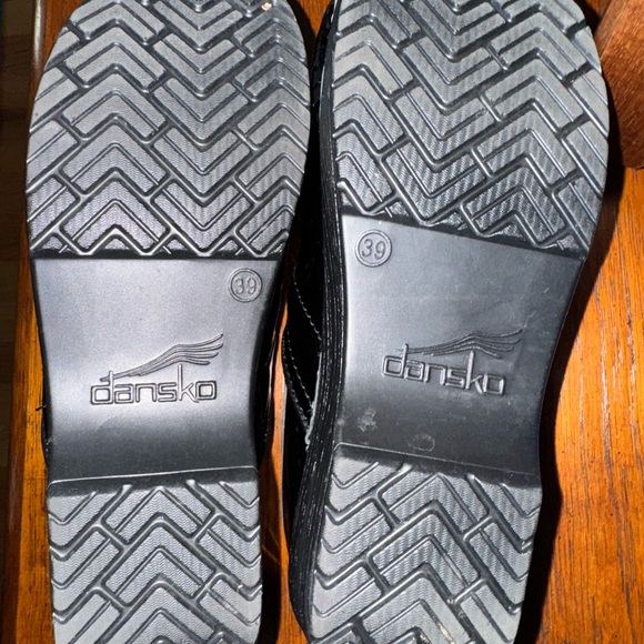 Dansko woman’s  Shiny Black Dress Shoes - Picture 2 of 2